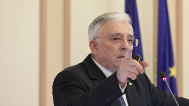mugur isarescu